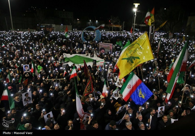 اجتماع شبانه مردم در سوگ رهبر شهید - تبریز