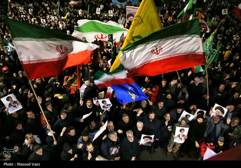 اجتماع شبانه مردم در سوگ رهبر شهید - تبریز