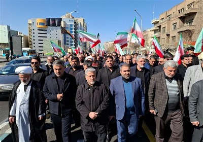 راهپیمایی دانشگاهیان دانشگاه آزاد به یاد رهبر شهید انقلاب