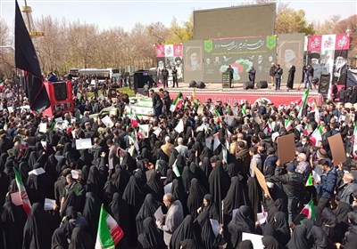 بدرقه حماسی شهدای جنگ رمضان در اصفهان