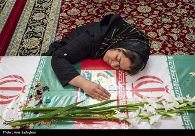 مراسم وداع با پیکر 14 شهید حمله آمریکایی - صهیونیستی در شیراز