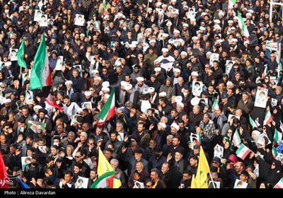 حضور حماسی مردم خرم‌آباد در اجتماع چهارشنبه 13 اسفندماه