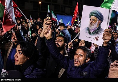 تجمع ضدآمریکایی و صهیونیستی مردم خرم‌آباد در خیابان انقلاب