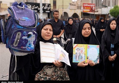 Церемония прощания с шестью недавно опознанными детьми-мучениками в городе Минаб