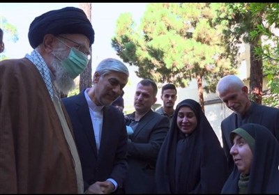 دارابیان: اقتدارمان را مدیون رهبرمان هستیم/ جنگ امروز، جنگ اسلام است