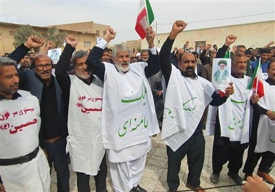 حضور کفن‌پوش مردم سیستان در نخستین نماز جمعه پس از شهادت امام امت