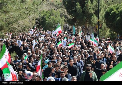 راهپیمایی حماسی مردم کرمان در نخستین نماز جمعه پس از شهادت امام امت