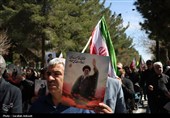 حضور پرشور مردم کرمان در راهپیمایی پس از اقامه نماز جمعه