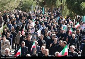 حضور پرشور مردم کرمان در راهپیمایی پس از اقامه نماز جمعه