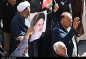 حضور پرشور مردم کرمان در راهپیمایی پس از اقامه نماز جمعه