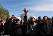 حضور پرشور مردم کرمان در راهپیمایی پس از اقامه نماز جمعه