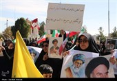 حضور پرشور مردم کرمان در راهپیمایی پس از اقامه نماز جمعه