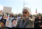 حضور پرشور مردم کرمان در راهپیمایی پس از اقامه نماز جمعه