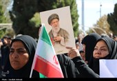 حضور پرشور مردم کرمان در راهپیمایی پس از اقامه نماز جمعه