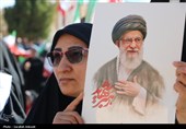 حضور پرشور مردم کرمان در راهپیمایی پس از اقامه نماز جمعه