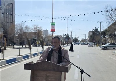 ملت ایران در میدان ایستاده، دشمن حیران و پشیمان