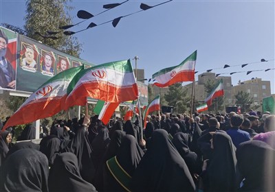 شکوه حضور کاشانی‌ها در راهپیمایی محکومیت جنایات آمریکایی و اسرائیلی