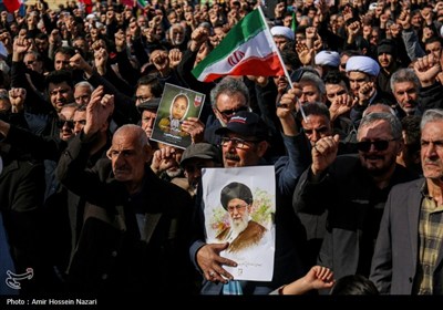 قیام دانش‌آموزان یزد به خون‌خواهی شهدای دانش‌آموز و  امام خامنه‌ای(ره)