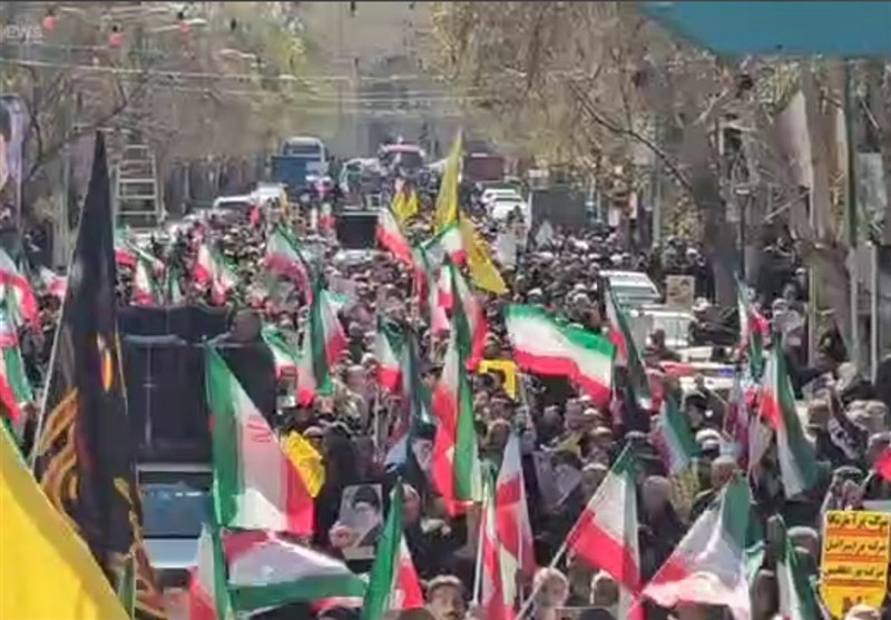 راهپیمایی با شکوه مردم ورامین پس از برپایی نماز جمعه