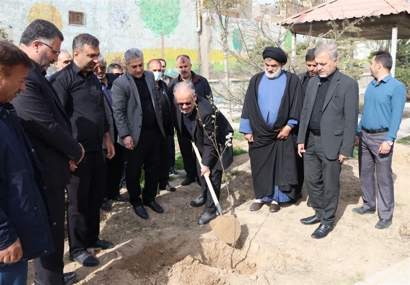 اخبار بهارستان , آیت‌الله سید علی خامنه‌ای , رهبر انقلاب , روز درختکاری , 