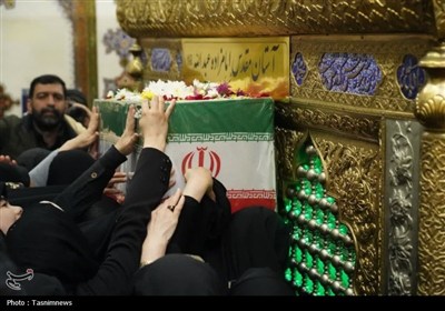 تشییع و خاکسپاری شهید 2 ساله در شهر ری با حضور پرشور مردم