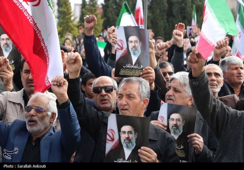 بیعت باشکوه مردم کرمان با رهبر انقلاب اسلامی