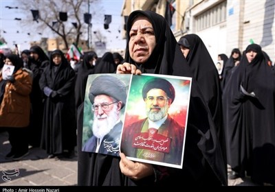 Iranians Pledge Allegiance to New Leader of Islamic Revolution Ayatollah Mojtaba Khamenei