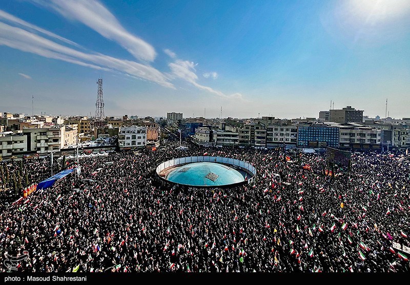 اجتماع سراسری بیعت با آیت‌الله سید مجتبی خامنه‌ای سومین رهبر معظم انقلاب اسلامی