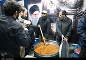 خدمت‌رسانی و پذیرایی از مردم در تجمع بیعت با رهبر انقلاب