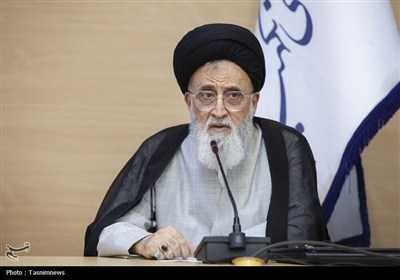 اطاعت از فرامین رهبر معظم انقلاب وظیفه شرعی همگان است