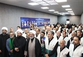 بیعت خادمیاران سمنانی امام هشتم با رهبر انقلاب؛ لبیک یا خامنه‌ای