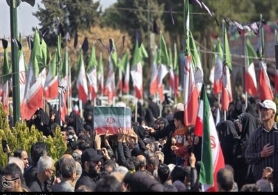 Иранцы простились с погибшими военными командирами