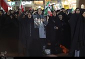 خروش ورزشکاران و جوانان یزد در حمایت از نیروهای مسلح
