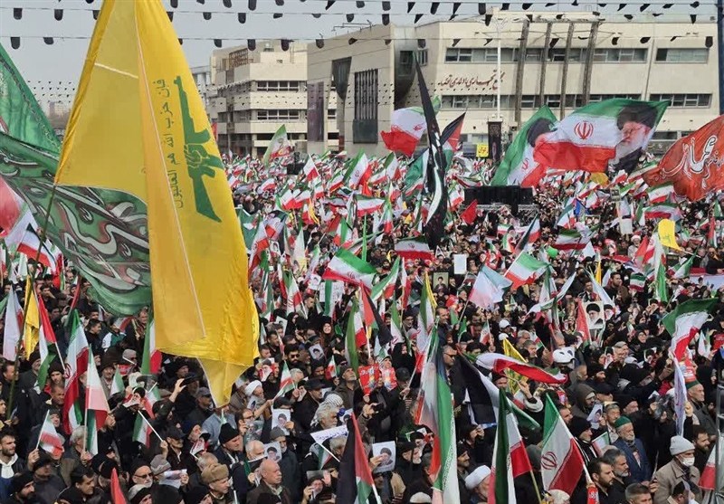 الشعب الايراني يملأ الشوارع والساحات في مسيرات يوم القدس العالمي