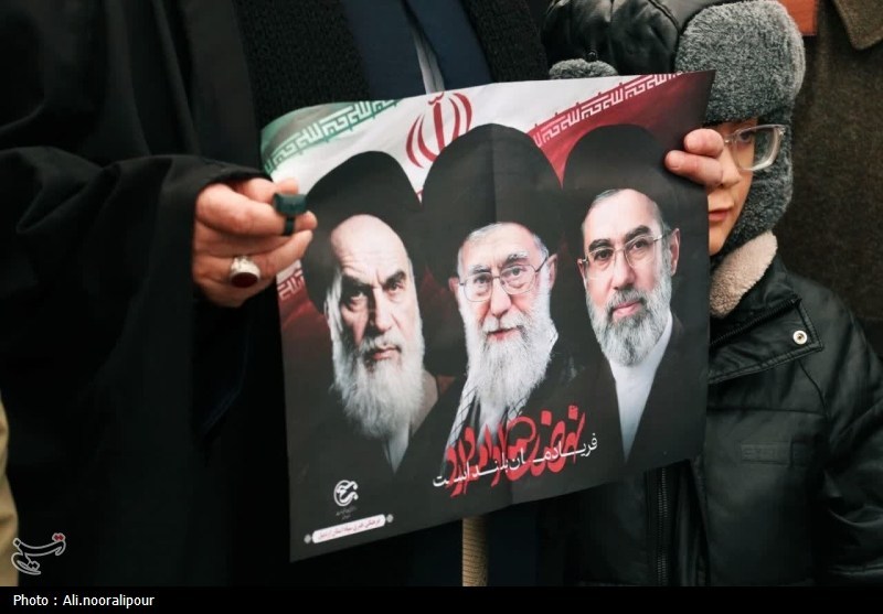 دانش آموزان اردبیلی به یاد شهدای میناب آمدند گزارش تصویری حضور آیت‌الله سید حسن عاملی در راهپیمایی