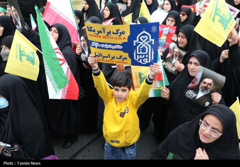 مردم نستوه حضور در مساجد، میادین و محلات را تا پیروزی حفظ کنند