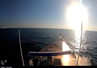 IRGC Strikes US Warships, Tankers in Response to Attacks on Iranian Vessels