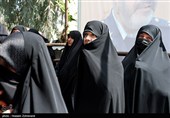حضور ریحانه سلامی، دختر سپهبد شهید حسین سلامی در مراسم تشییع پیکر بهرام حسینی مطلق جانشین معاون عملیات ستاد کل نیروهای مسلح در قطعه 24 گلزار شهدای بهشت زهرا (س)