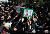 تشییع پیکر سردار شهید داود عسگری، به همراه همسر، دو فرزند پسر، دختر و سه تن از نوادگان خود، در حمله ناجوانمردانه آمریکایی_صهیونی به شهادت رسیدند در قطعه 24 گلزار شهدای بهشت زهرا (س)