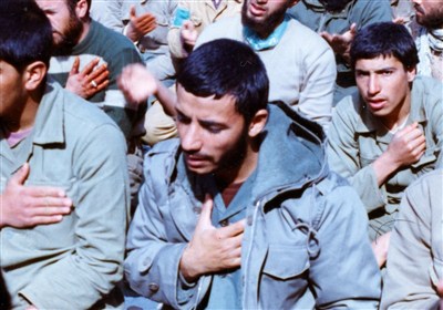 مشت‌گره‌کرده...