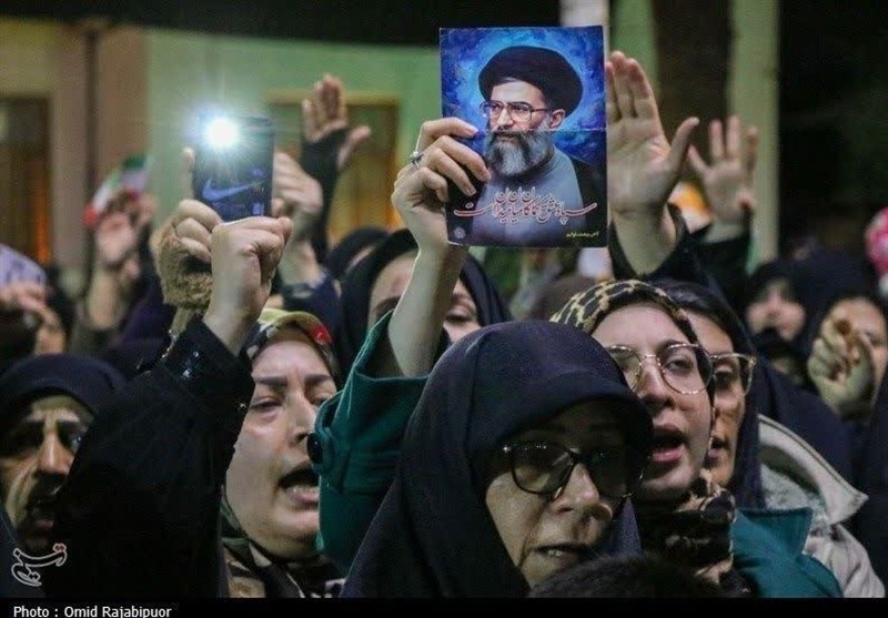 بیعت خانوادگی در اجتماع بزرگ امت انقلابی رودسر گیلان