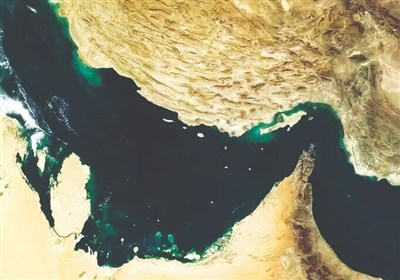 اقتدار إيران في مضيق هرمز.. تراجع ناقلة نفط عملاقة ترفع علم "باربادوس"