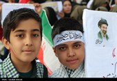 اجتماع بزرگ دانش‌آموزان کرمانی مقابل دفتر کمیساریای سازمان ملل متحد