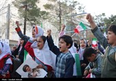 اجتماع بزرگ دانش‌آموزان کرمانی مقابل دفتر کمیساریای سازمان ملل متحد