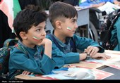 اجتماع بزرگ دانش‌آموزان کرمانی مقابل دفتر کمیساریای سازمان ملل متحد