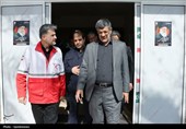بازدید استاندار یزد از انتقال خون و هلال احمر استان