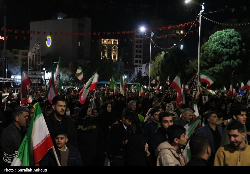 میدان خالی نمی‌شود؛ فریاد حیدر حیدر مردم کرمان در میدان کوثر