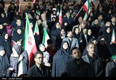 اجتماع شبانه مردم کرمان در میدان کوثر