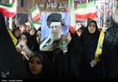 اجتماع شبانه مردم کرمان در میدان کوثر
