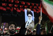 اجتماع شبانه مردم کرمان در میدان کوثر